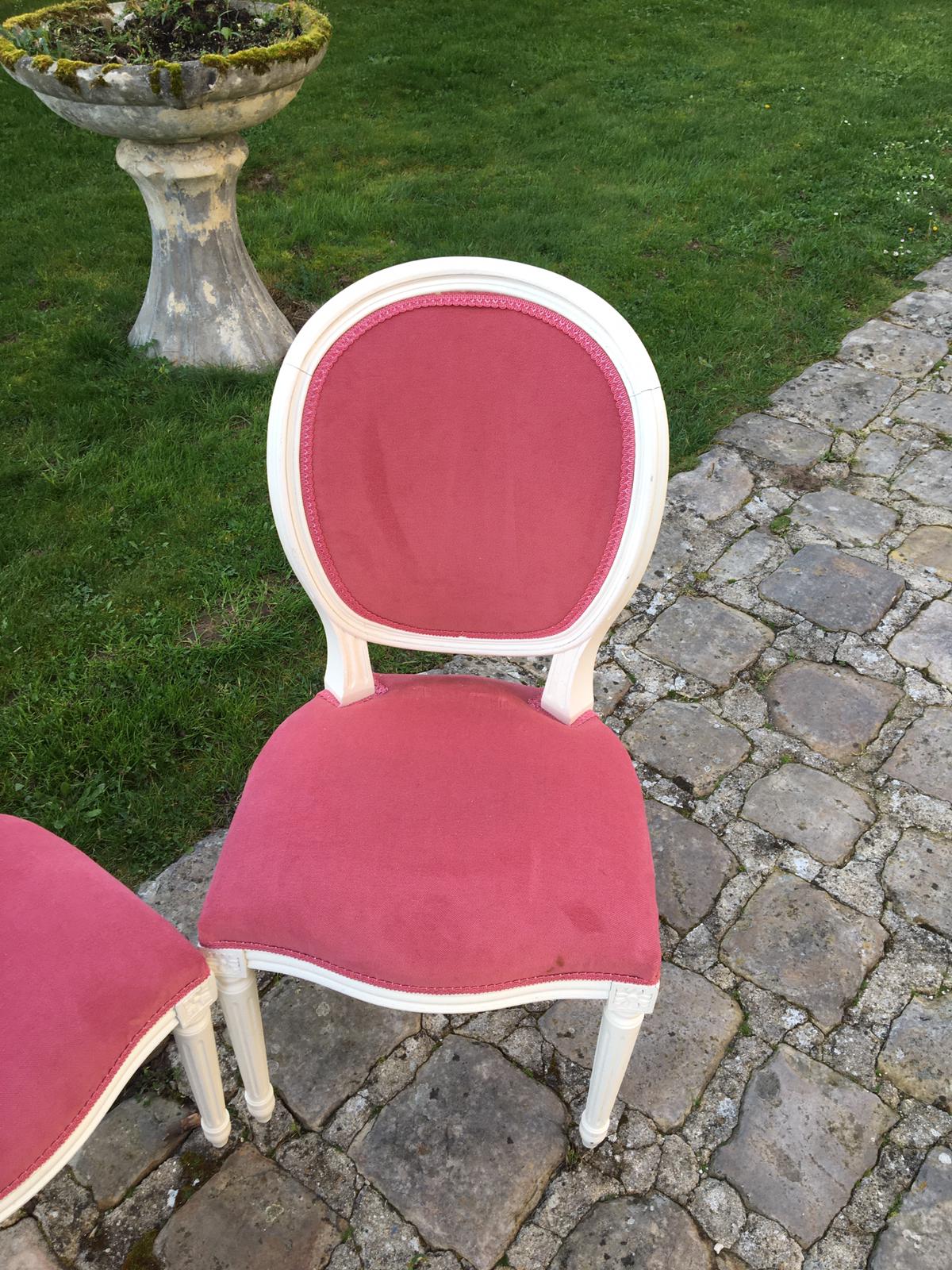 Série de chaises de style Louis XVI roses