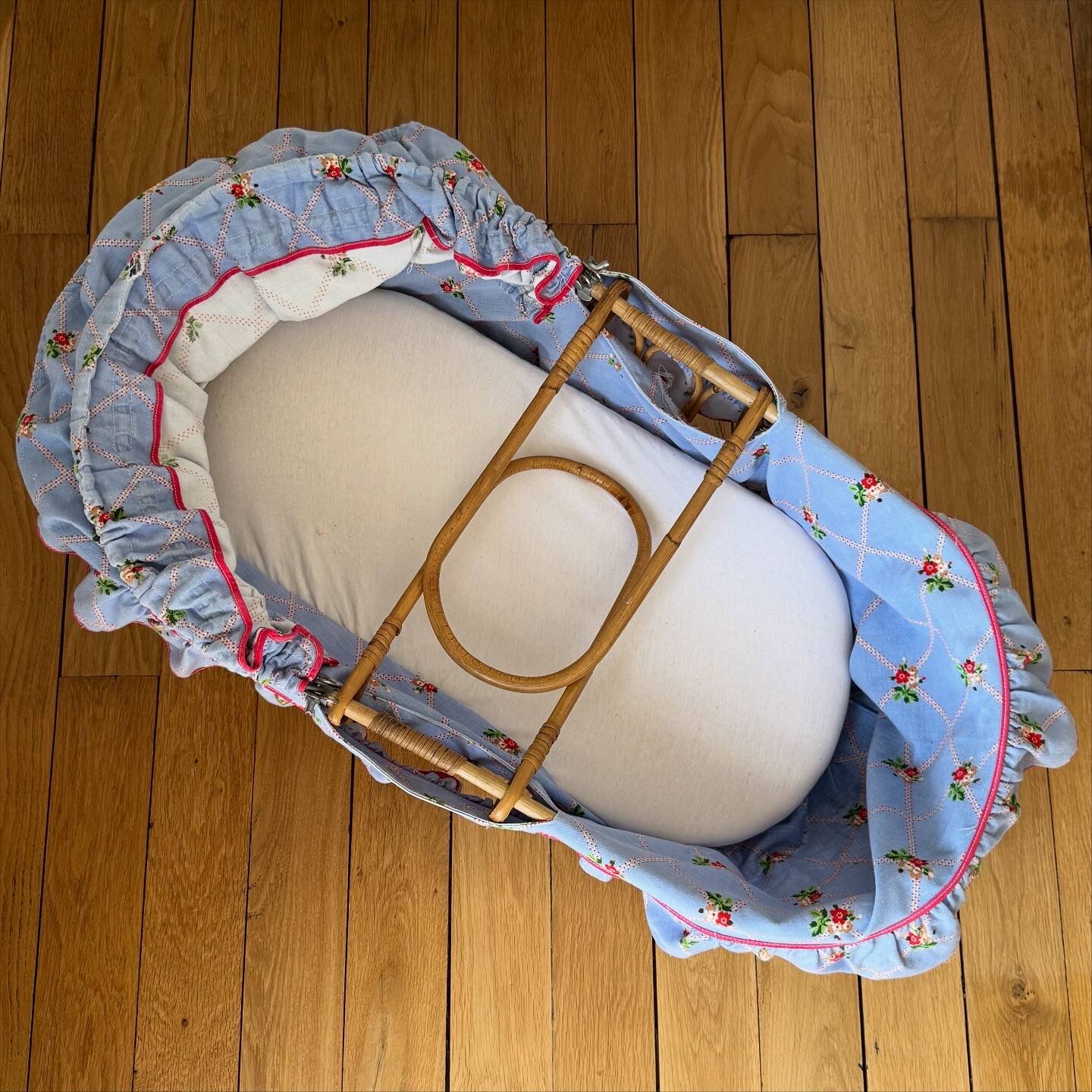 Rattan bassinet