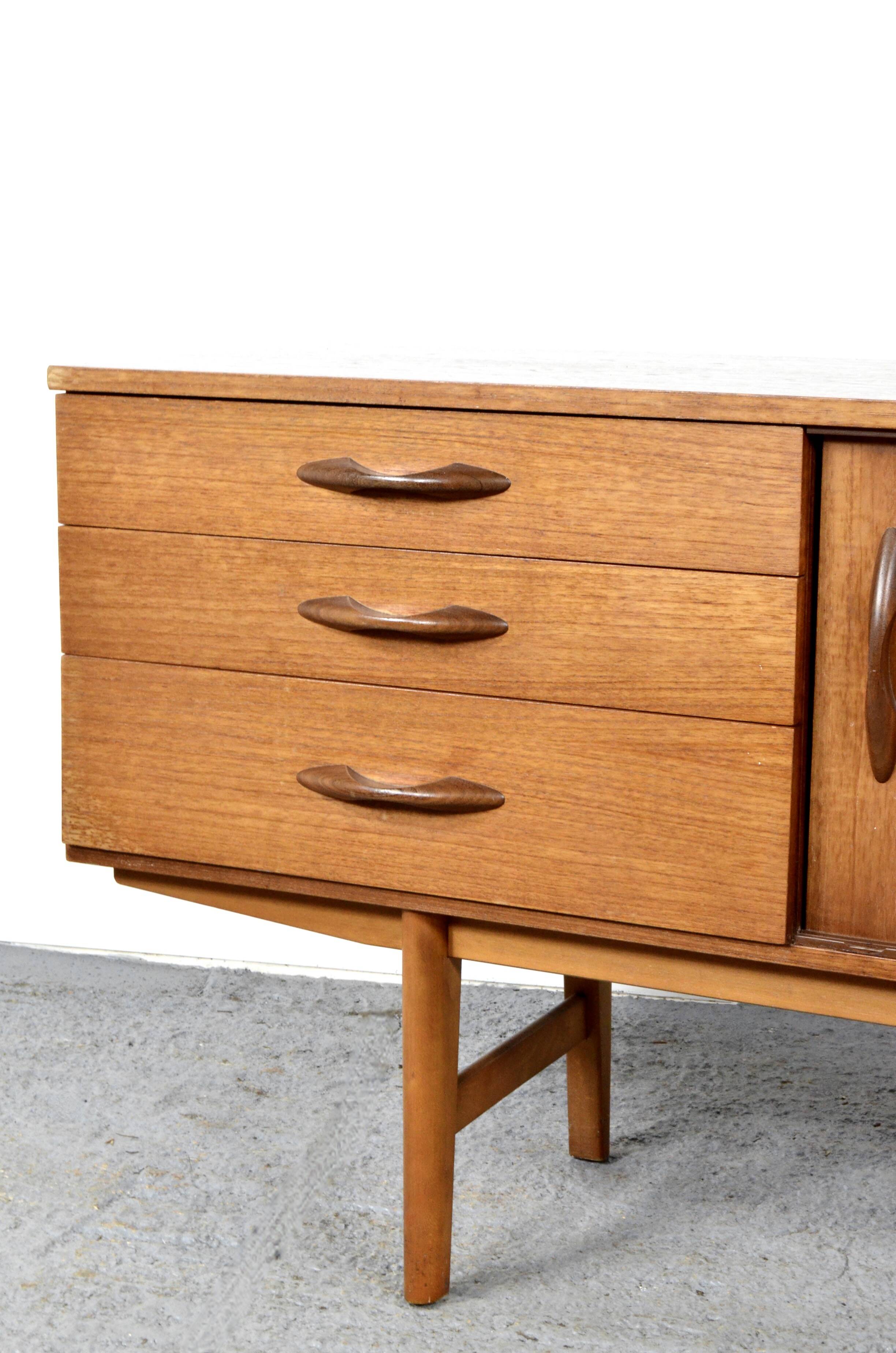 Stylish Vintage Midcentury 'Avalon' Teak Sideboard / Dresser.