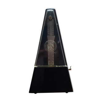 Former Bakelite metronome of the GDR