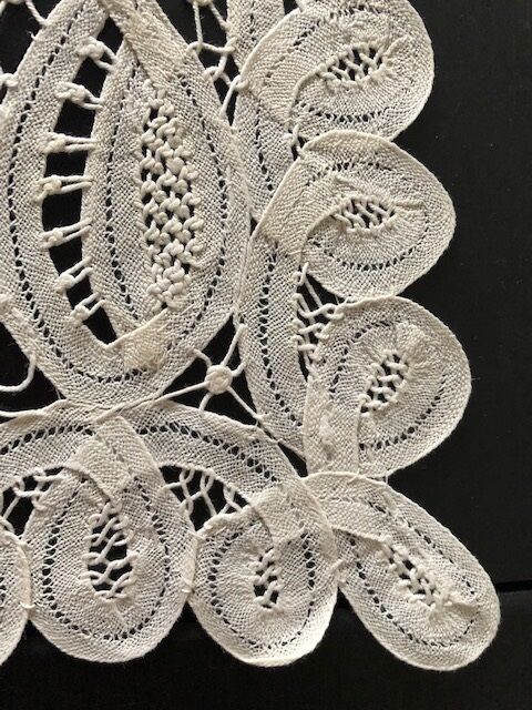 Antique Brussels lace placemat Alost 24x15