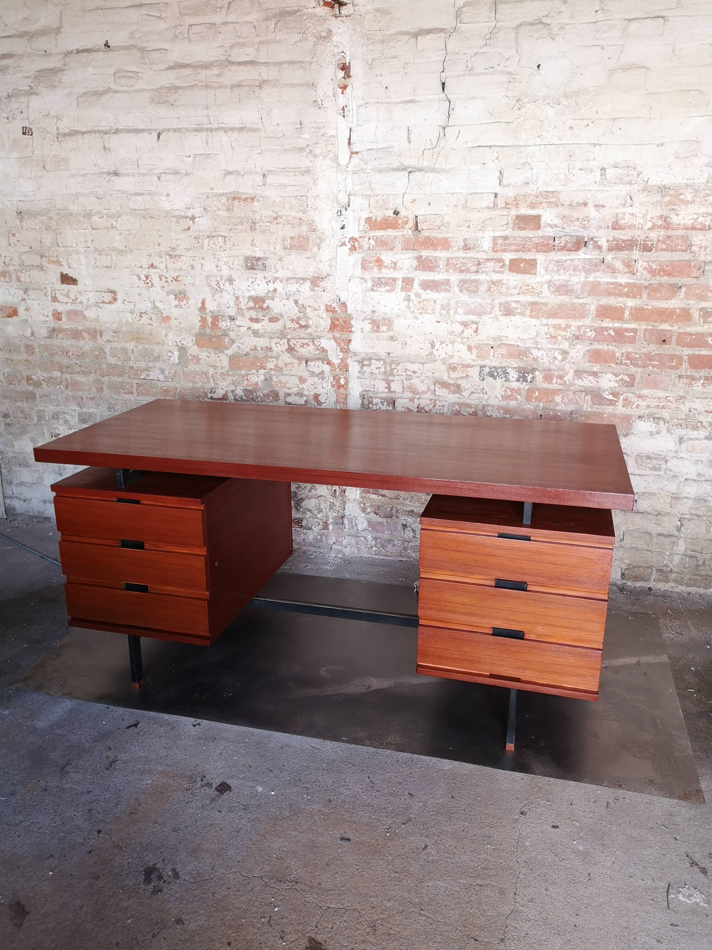 Pierre Guariche desk edited by Minvieille