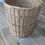 Wicker laundry basket