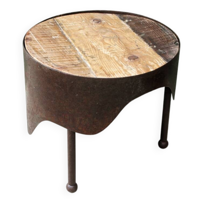 Table basse industrielle en acier et bois patiné