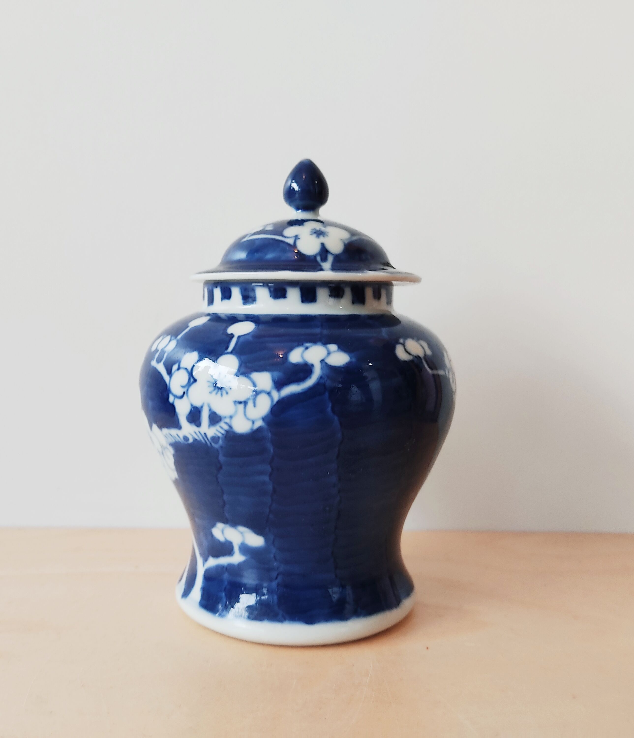 Vase couvert chinois décor Prunus début 20e
