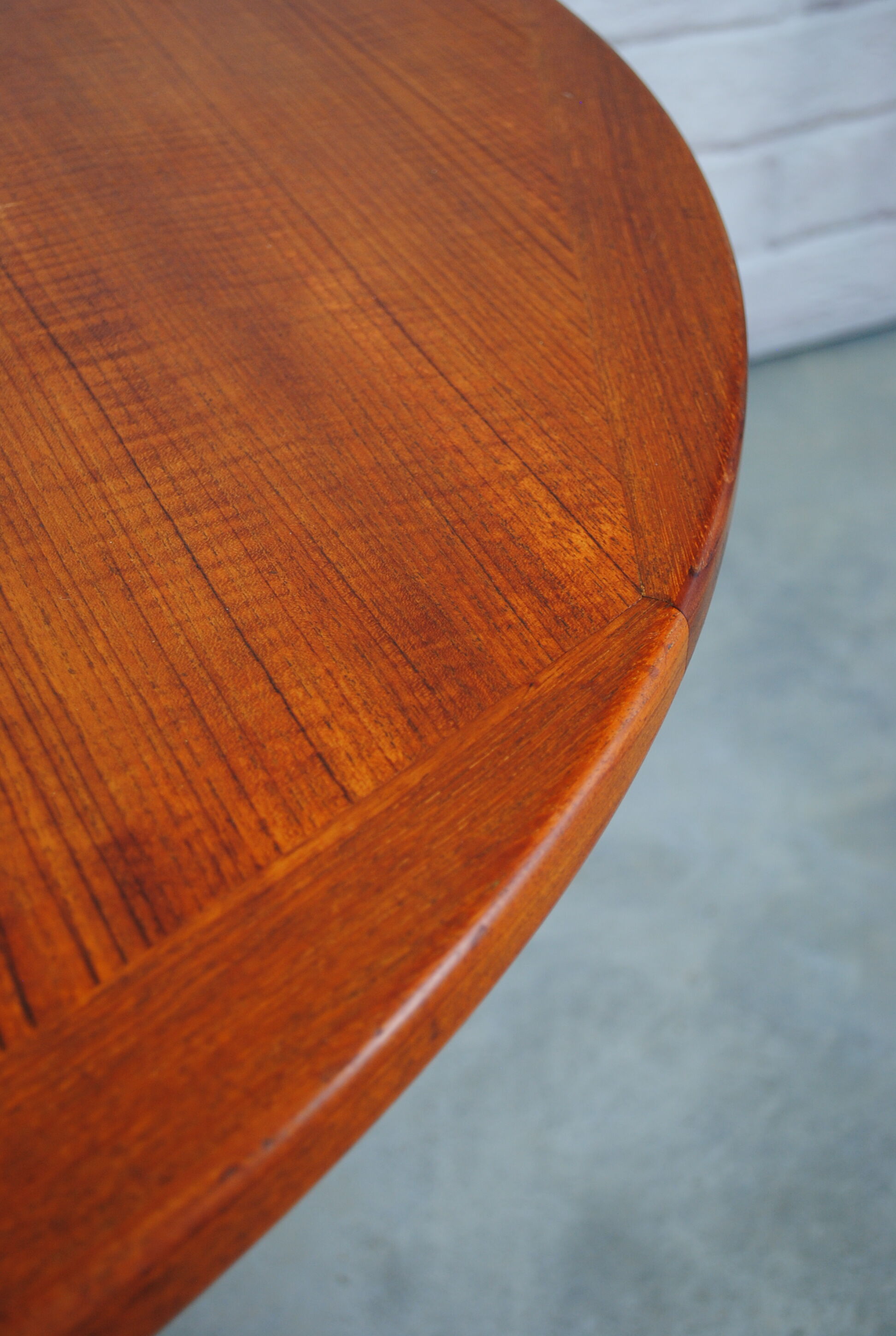 Table to eat expandable in teck