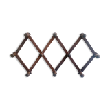 Extendable coat rack