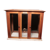 Display case to be placed with or without laboratory scales
