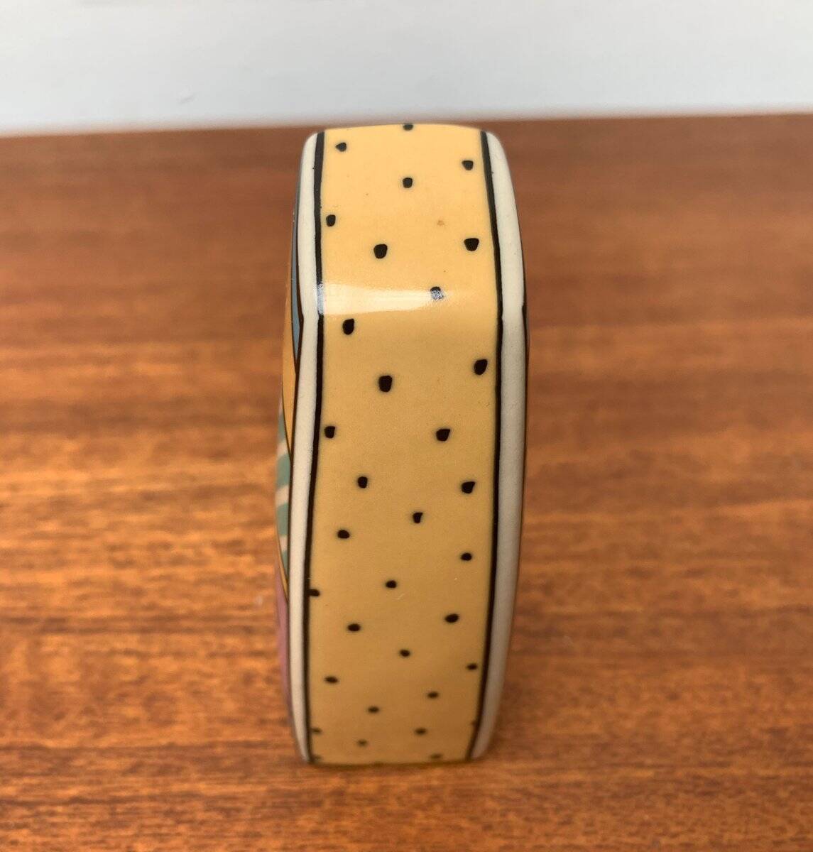 Série Postmoderne Flash Un Poivrier ou Salière par Dorothy Hafner pour Rosenthal, années 1980