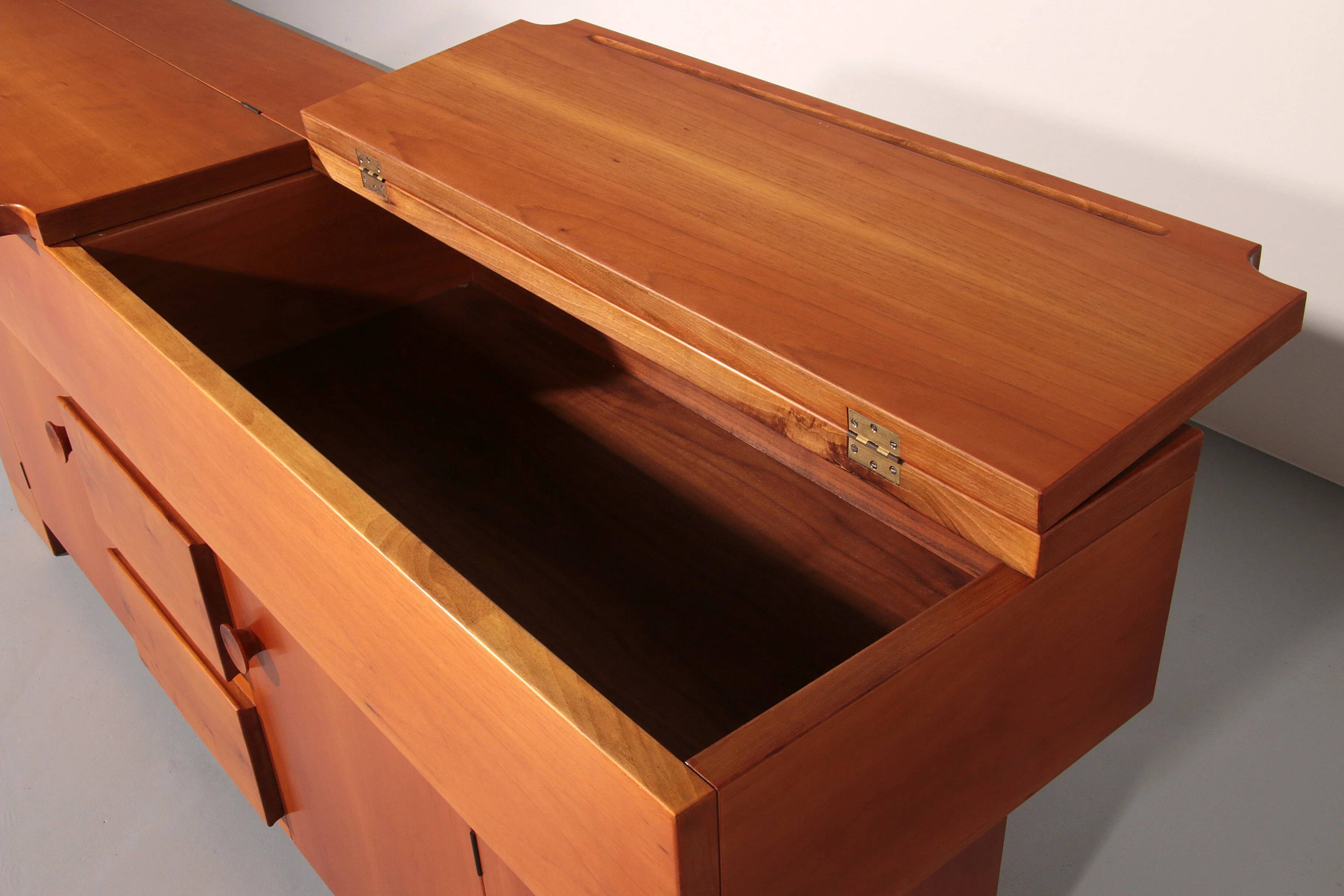 Torbecchia sideboard in walnut by Giovanni Michelucci for Poltronova, 1964
