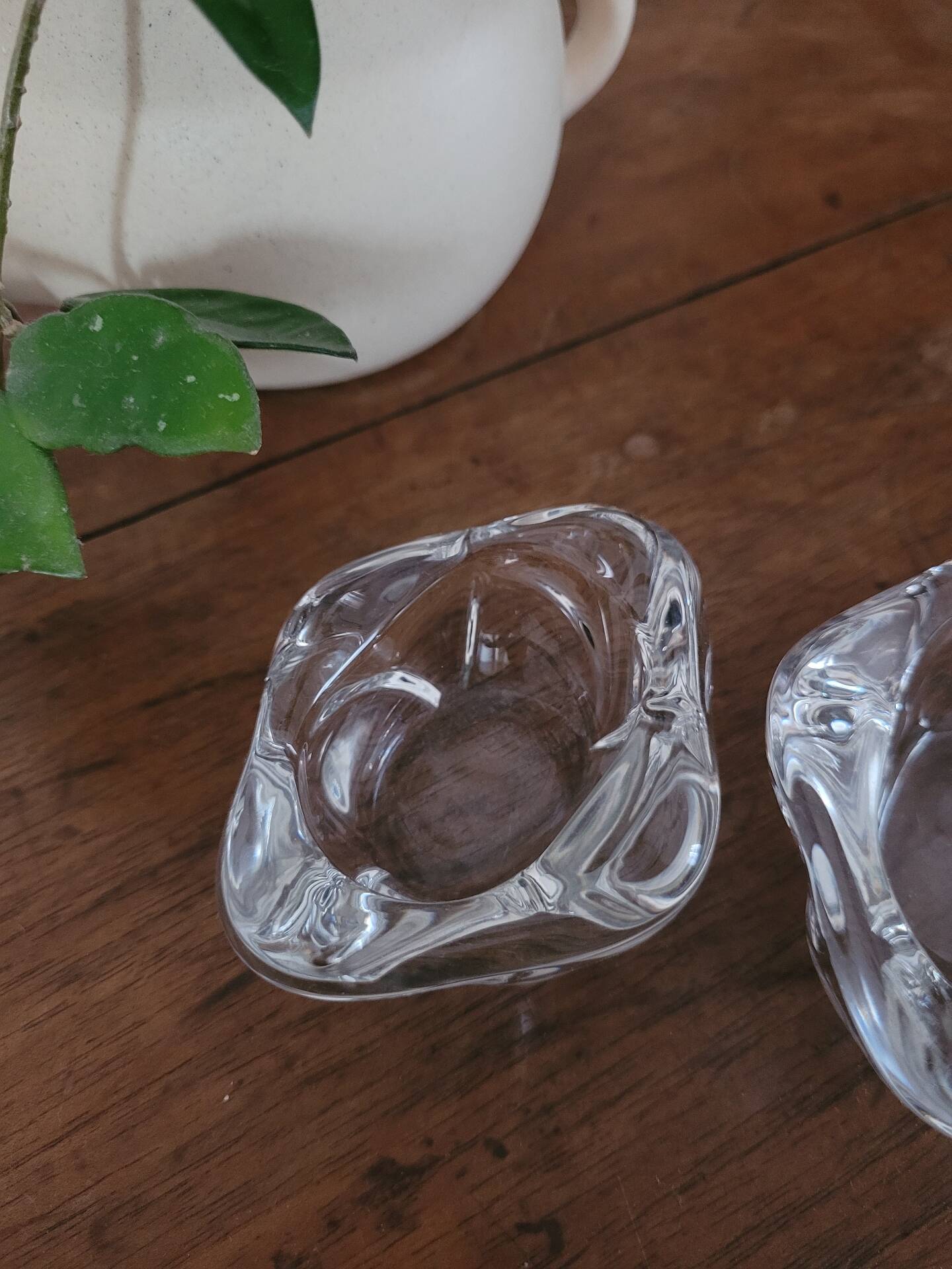 Set of 2 crystal salt cellars from Cristal Bayel.