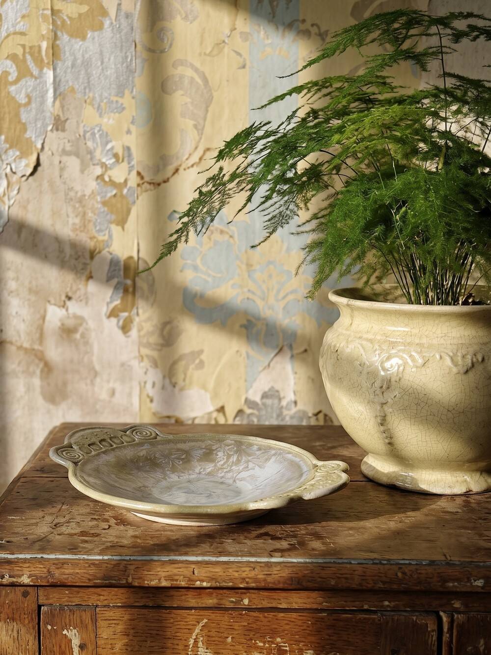Vintage stoneware pocket bowl with crystalline glazes signed by Françoise Roussel.