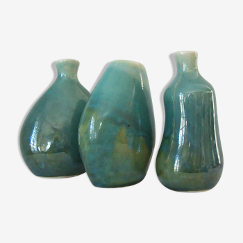 3 iridescent vases