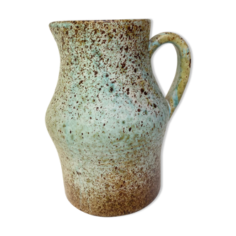 Sandstone pitcher