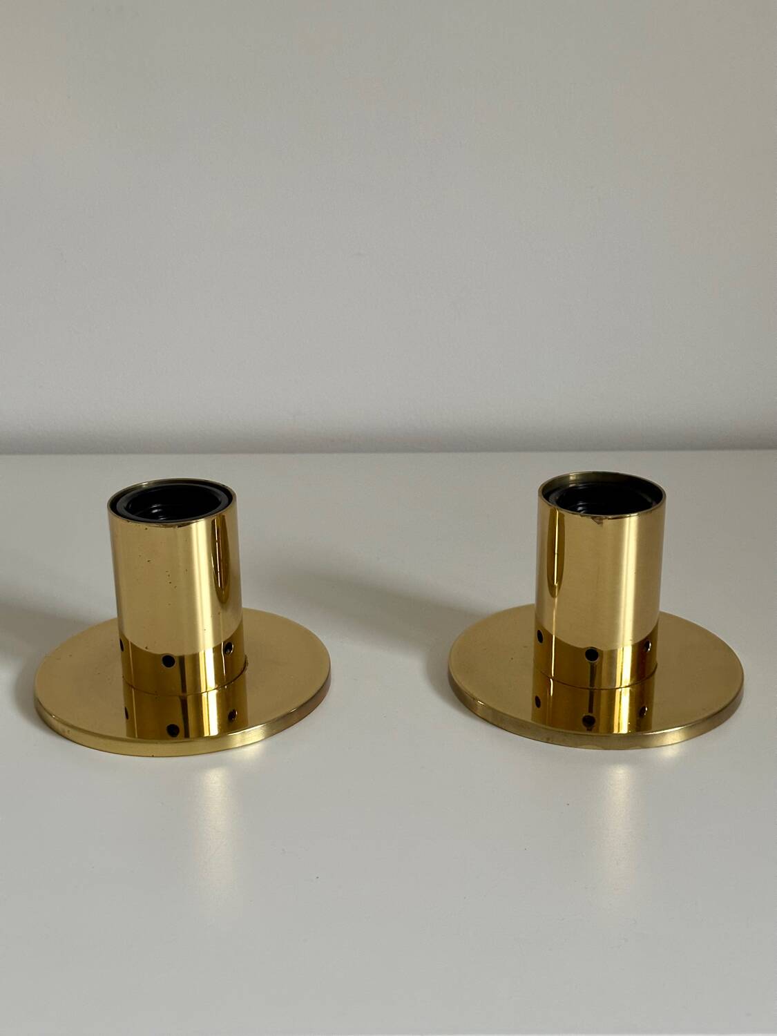 Pair of Goro gold wall or ceiling lights by Studio Mazza Gramigna Quattrifolio