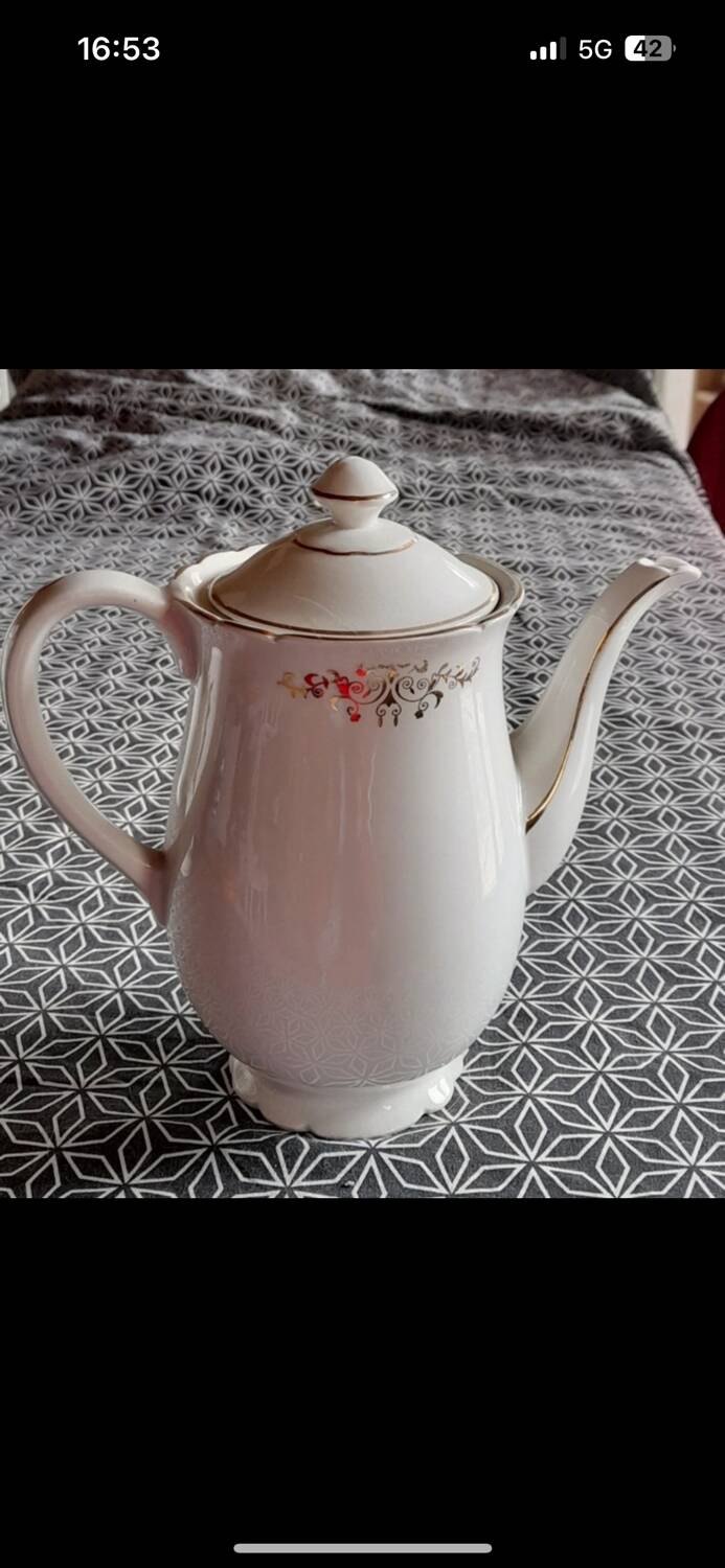 KG Lunéville porcelain coffee maker ☕️