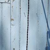 White and yellow opaline suspension