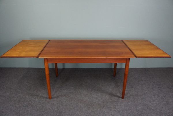 Set of 6 chairs and dining table Niels Otto Møller
