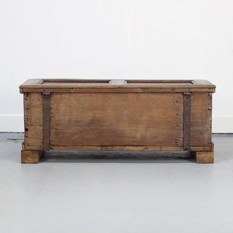Rustic and weathered antique oak chest from the 18th century.