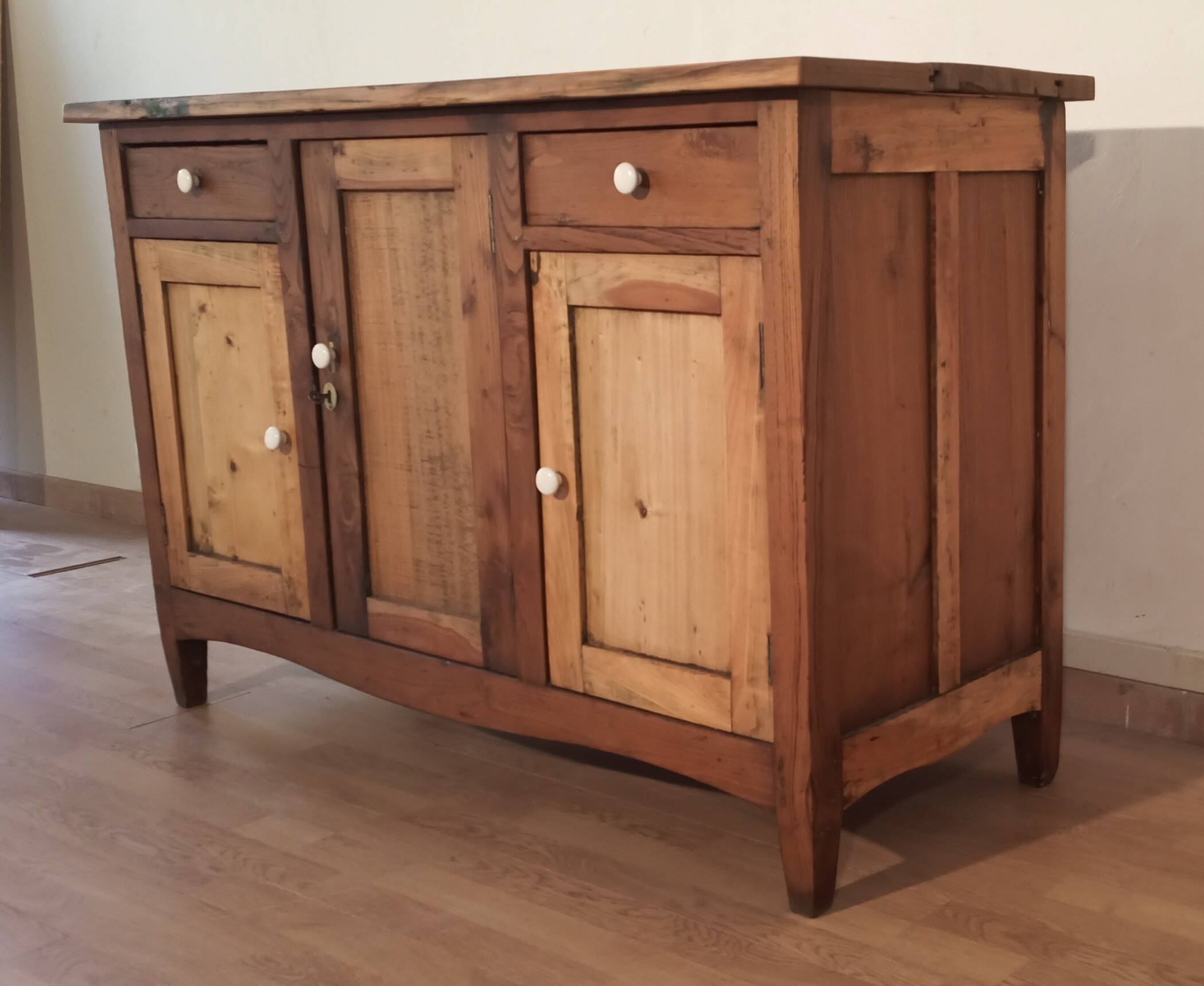 Base de commode en pin de campagne, sud de l'Italie, fin du XIXe siècle