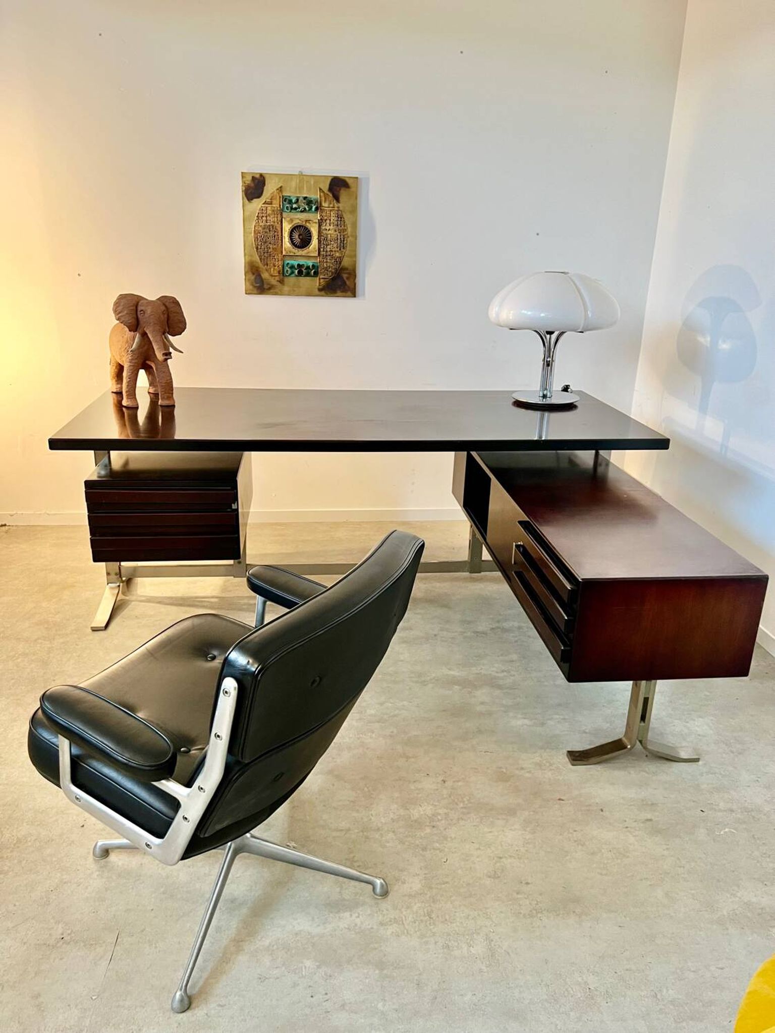 Vintage president corner desk in rosewood design by Gianni Moscatelli vintage