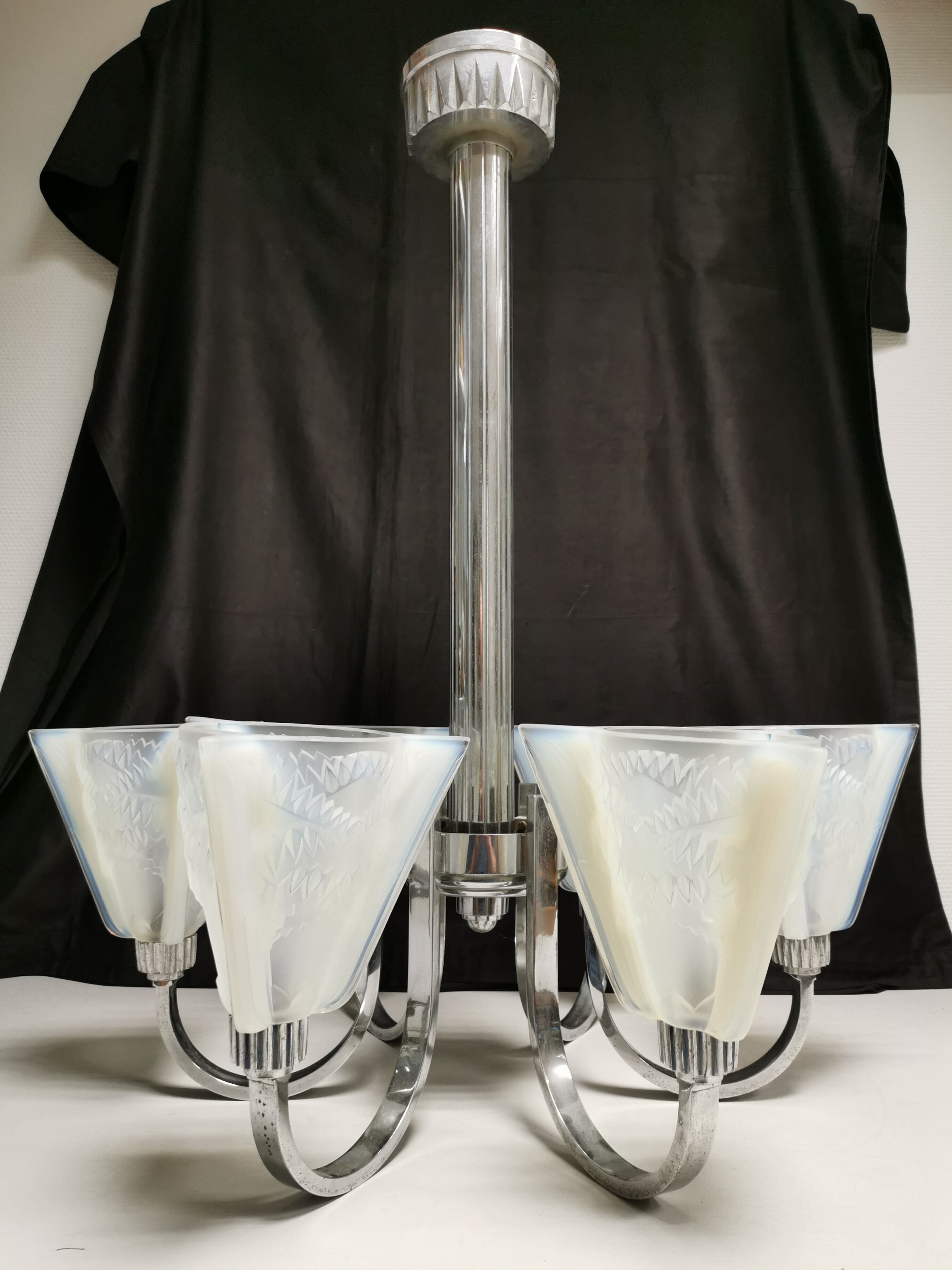 Petitot art deco chandelier, opalescent glass