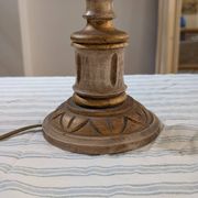 Pied de lampe en bois