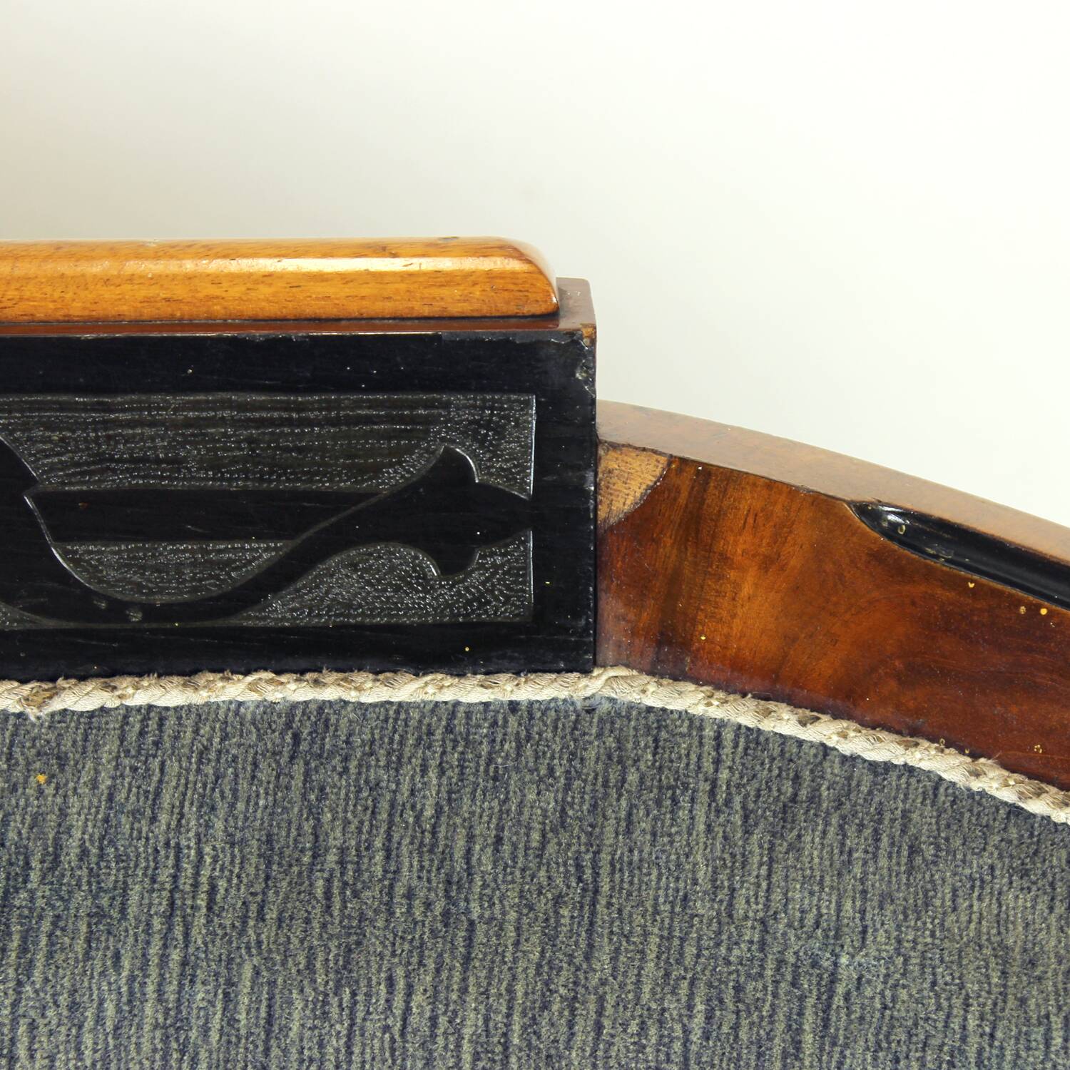 Unique Biedermeier sofa in original fabric and walnut veneer, Vienna, Austria circa 1825