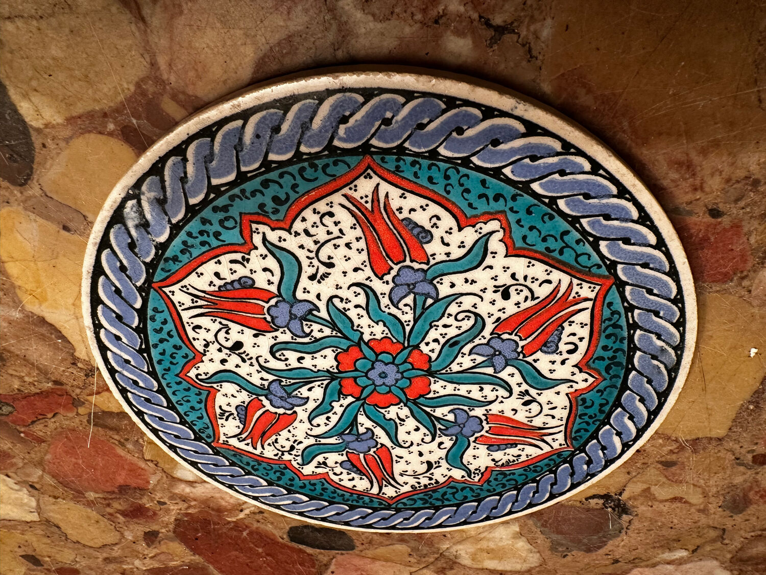 Trivet with tulip decoration - Vintage Turkish ceramic