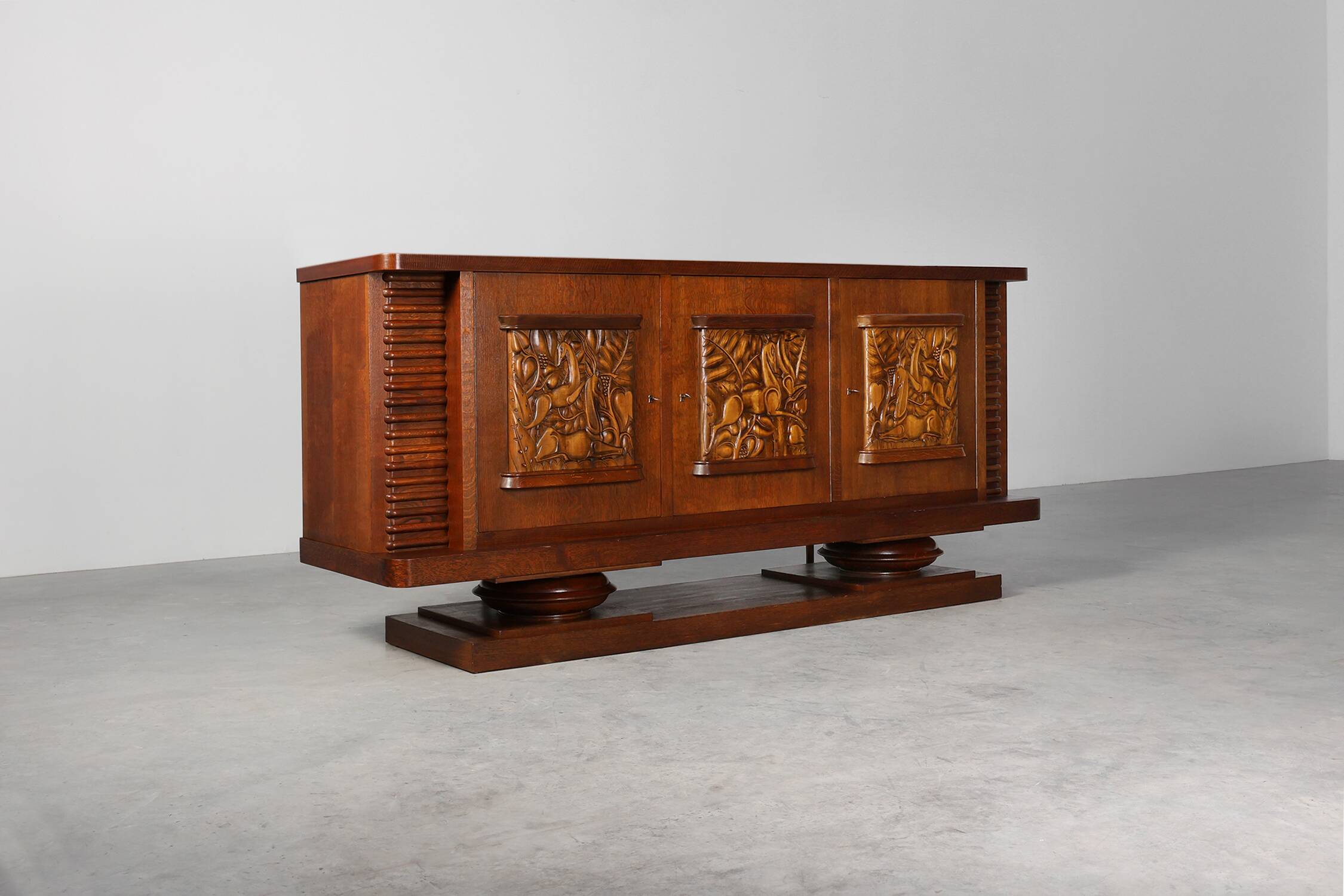 Buffet en chêne français Art Déco de Jacques Klein, 1925