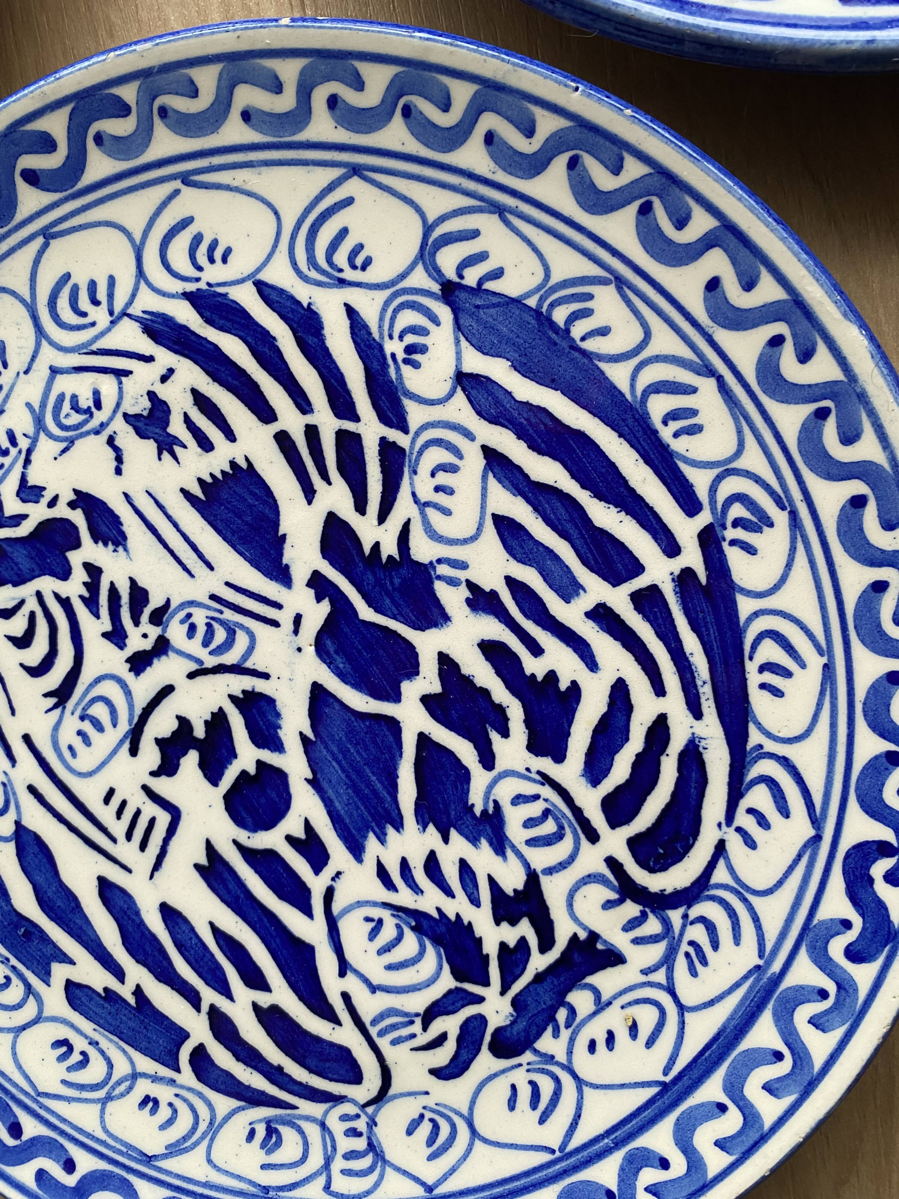 Set of decorative plates