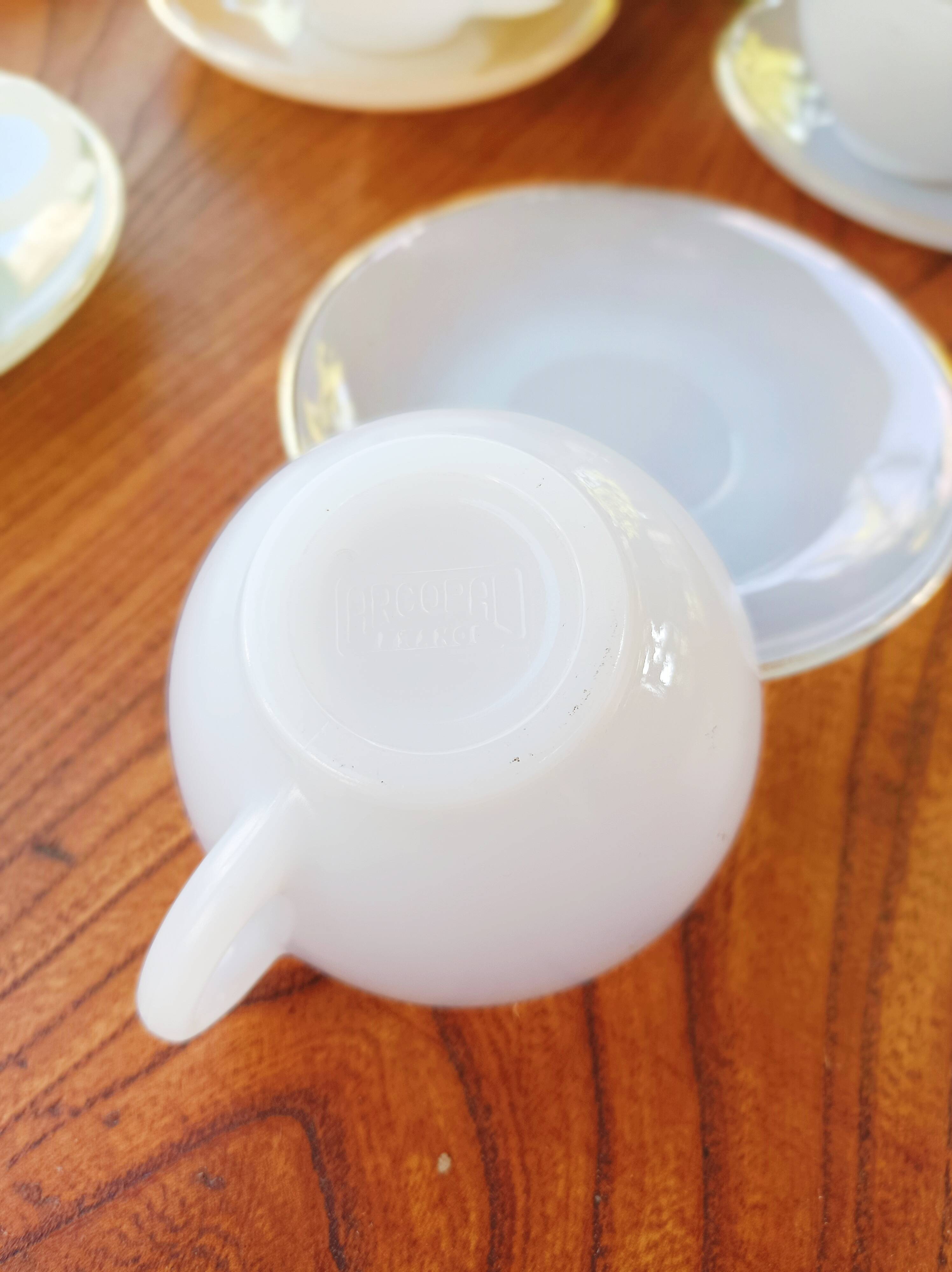 5 harlequin arcopal cups in opaline