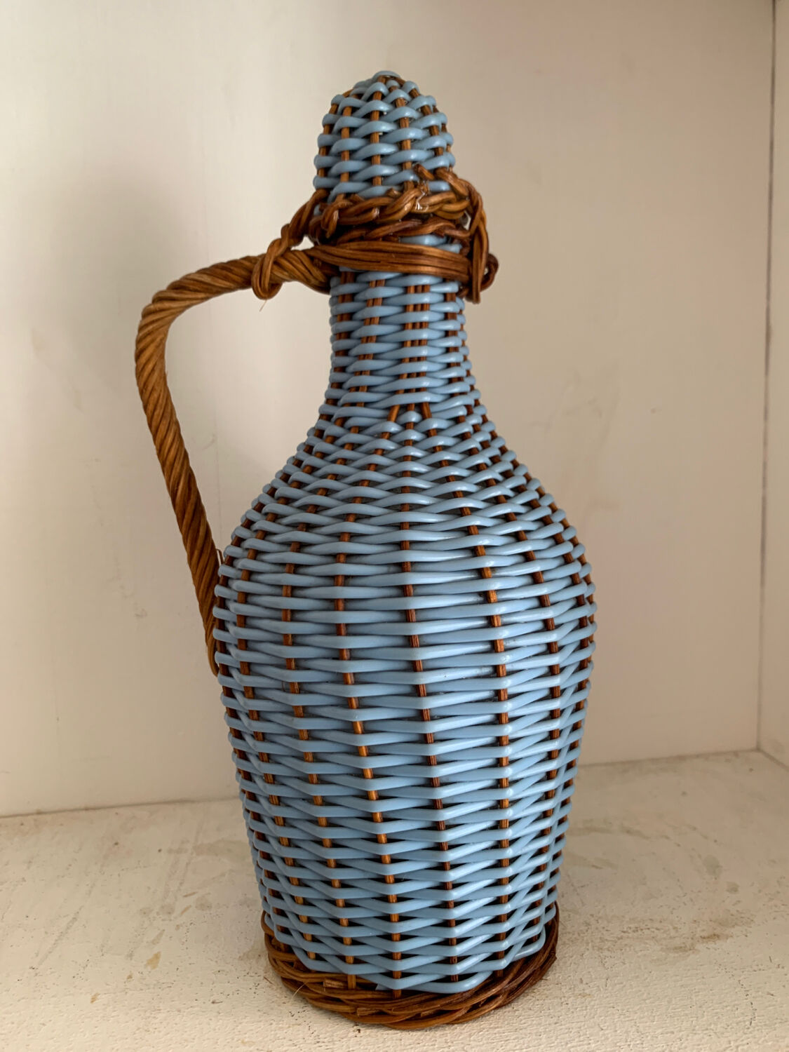 Rattan and scoubidou bottle
