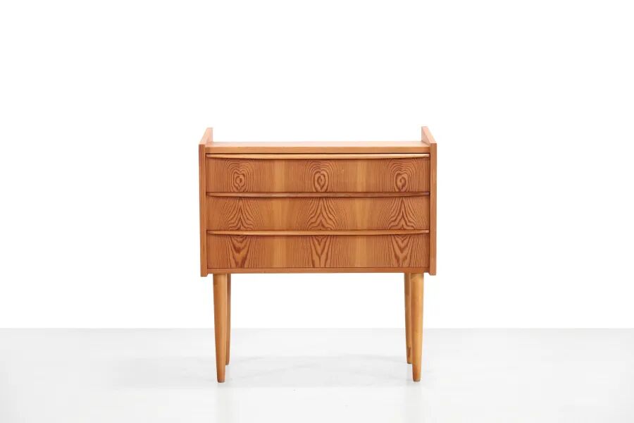 Commode en pin au design danois des années 1960