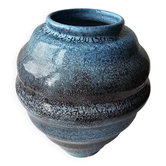 Grand vase en céramique émaillée bleue signé accolay
