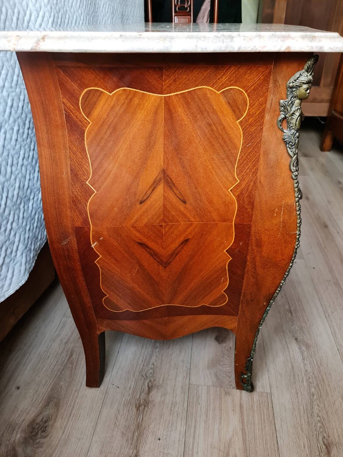 Commode Louis XV bois massif avec plateau en marbre