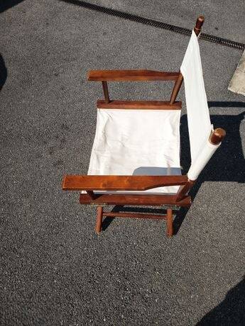 Cinema-style folding chair