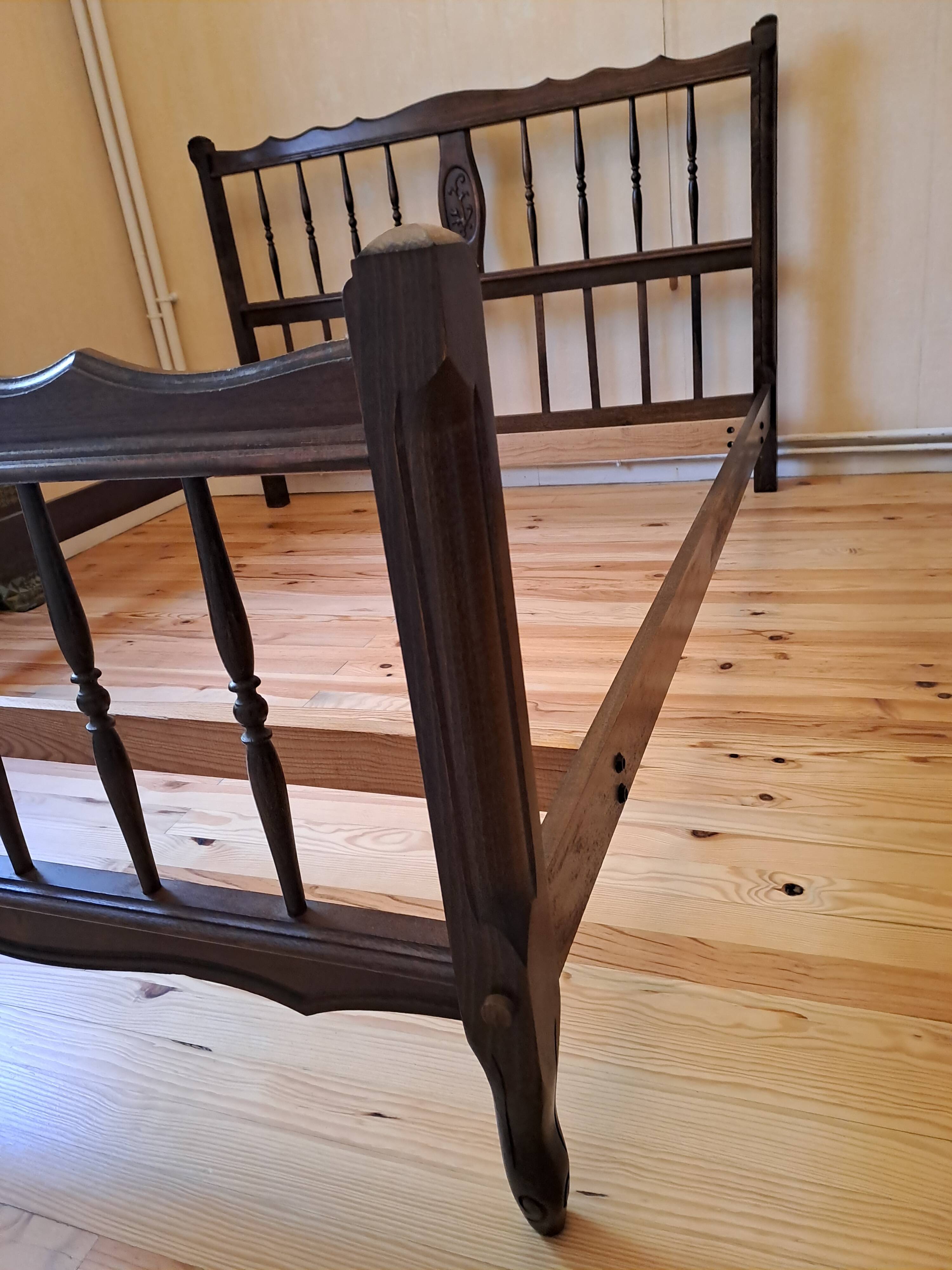 Solid wood Provençal bed 140 x 190