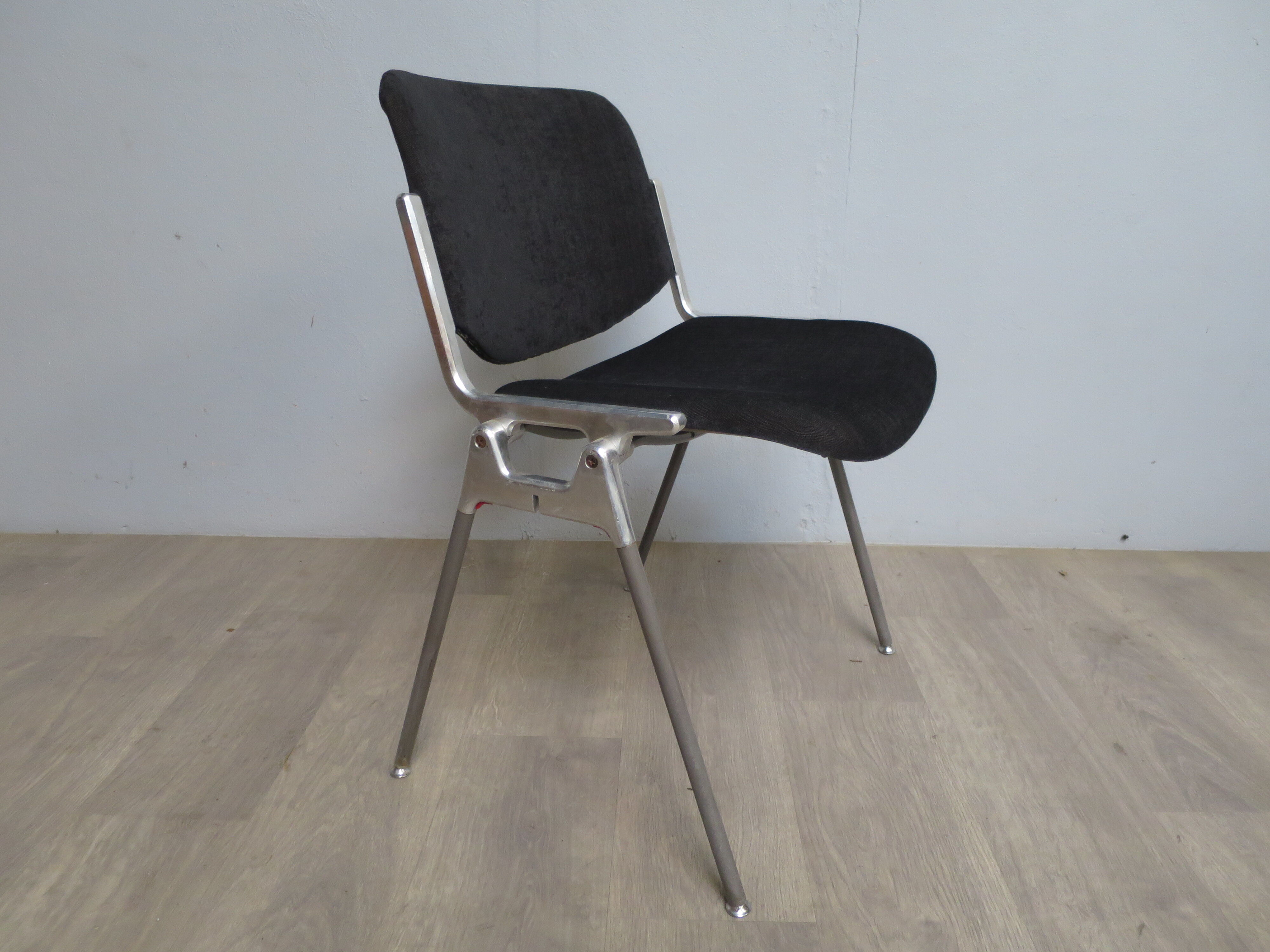 DSC 106 chair by Giancarlo Piretti for Castelli