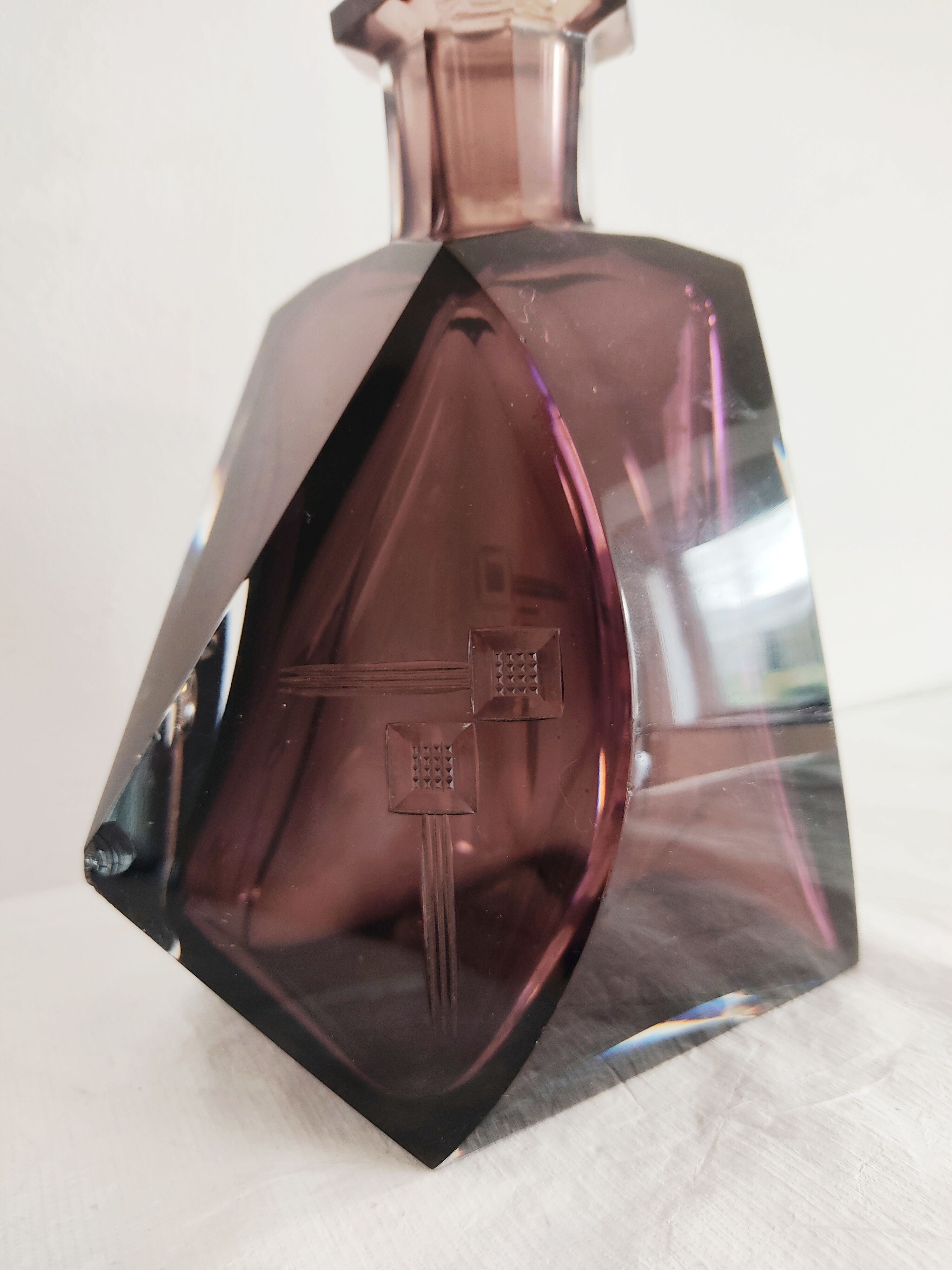 Val Saint Lambert crystal amethyst-coloured carafe