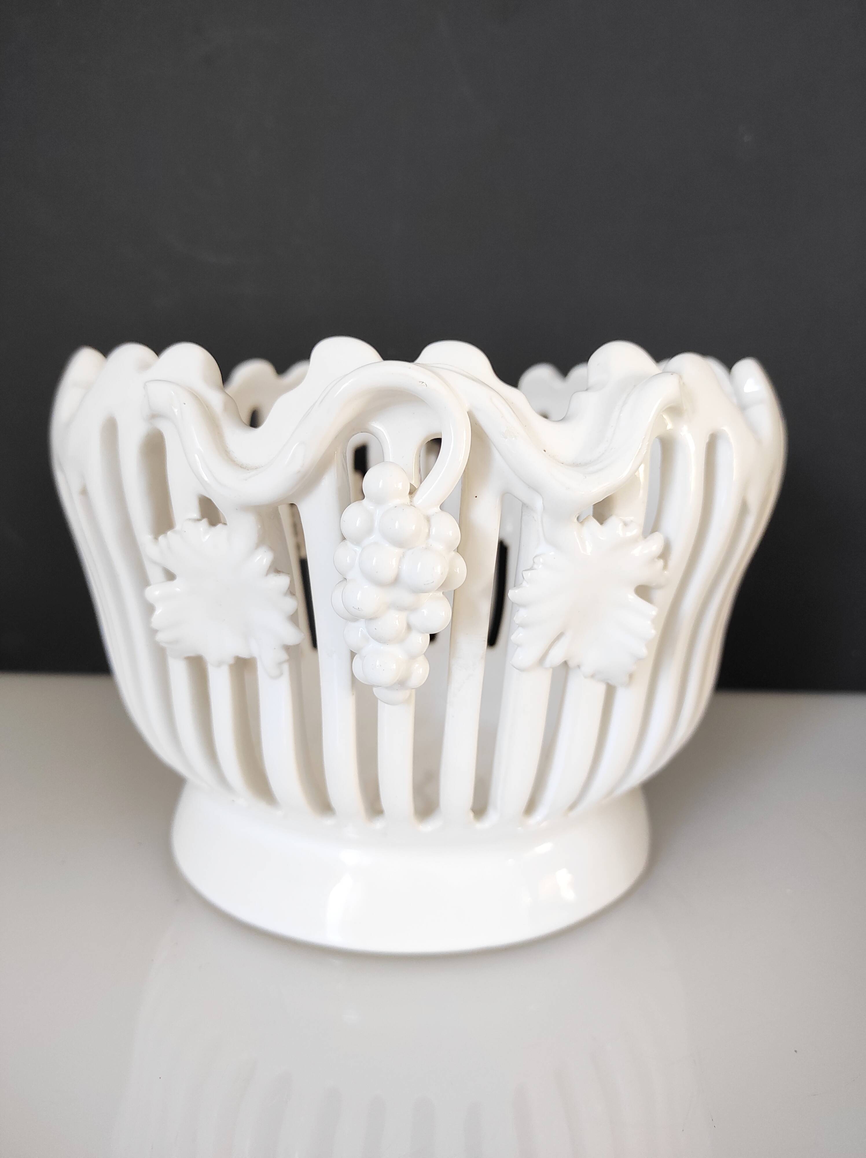Openwork earthenware fruit bowl with grape decoration