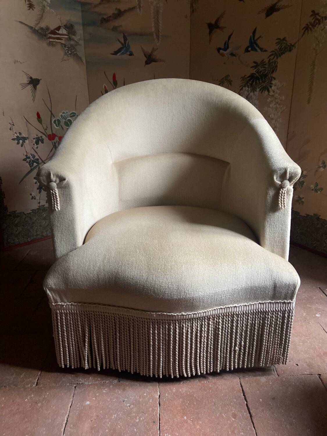 Old toad armchair in beige velvet