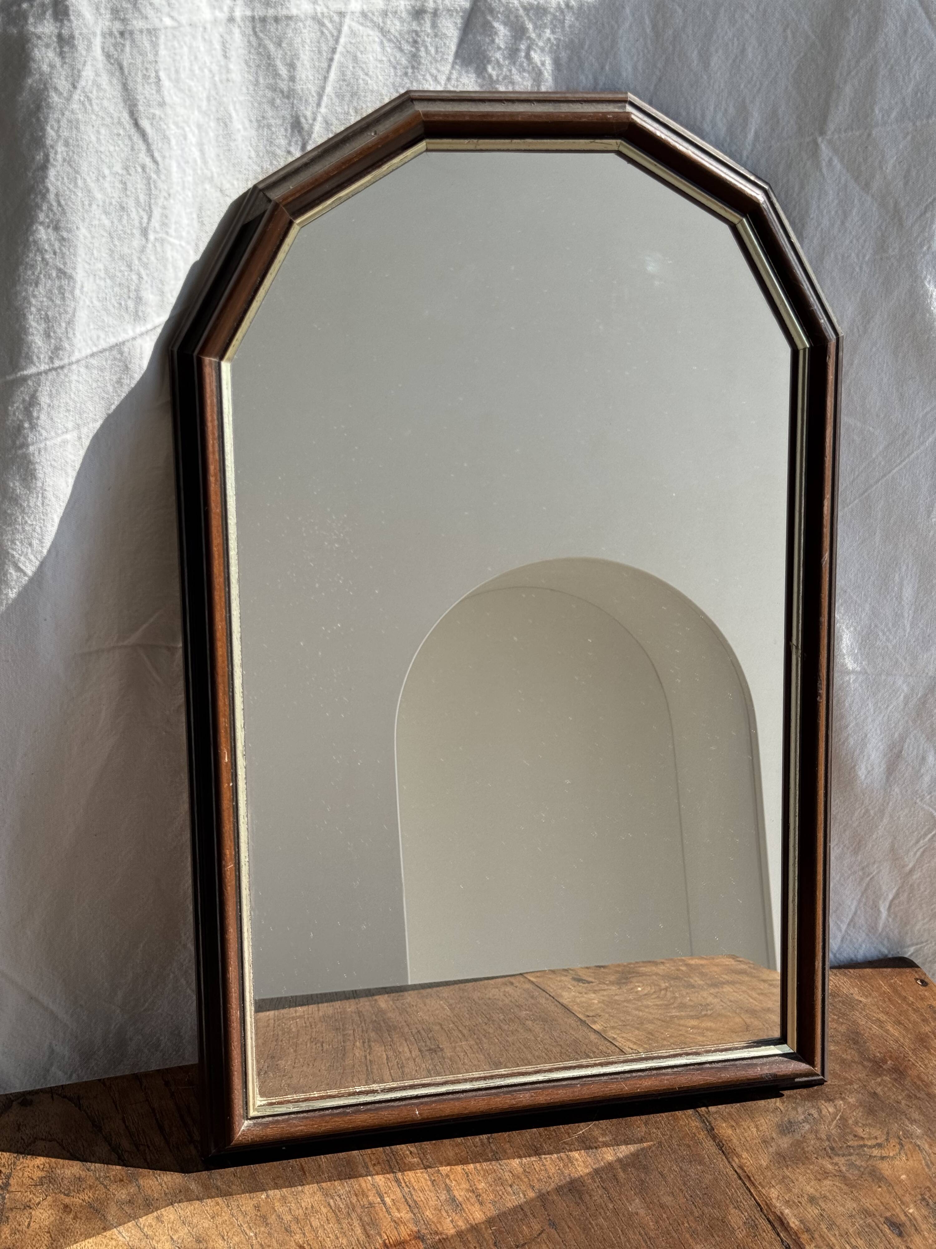 Small rounded mirror, wooden frame, gold frame H49.5