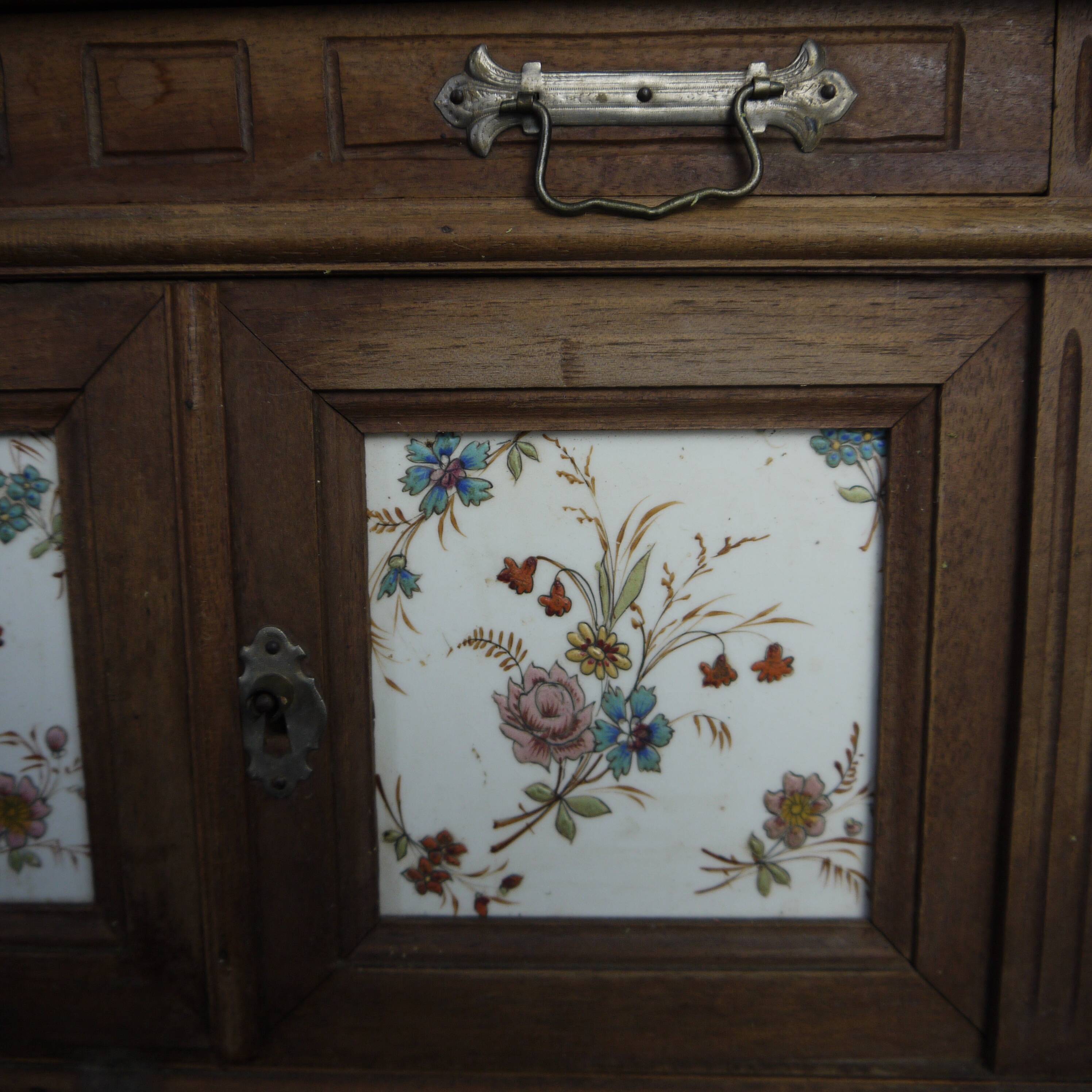 Vaisselier miniature en bois