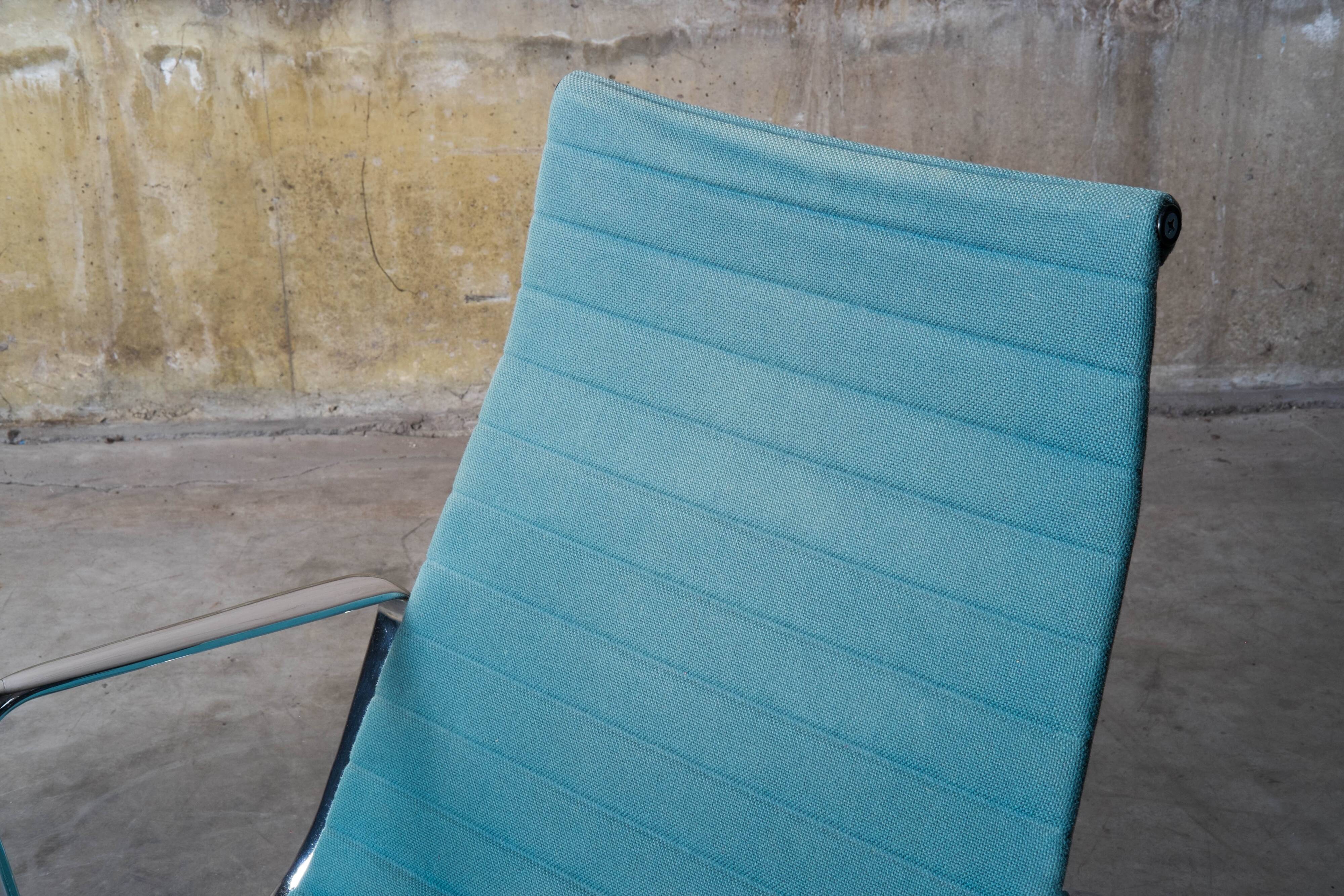 Charles & Ray Eames - Vitra EA116 easy chair