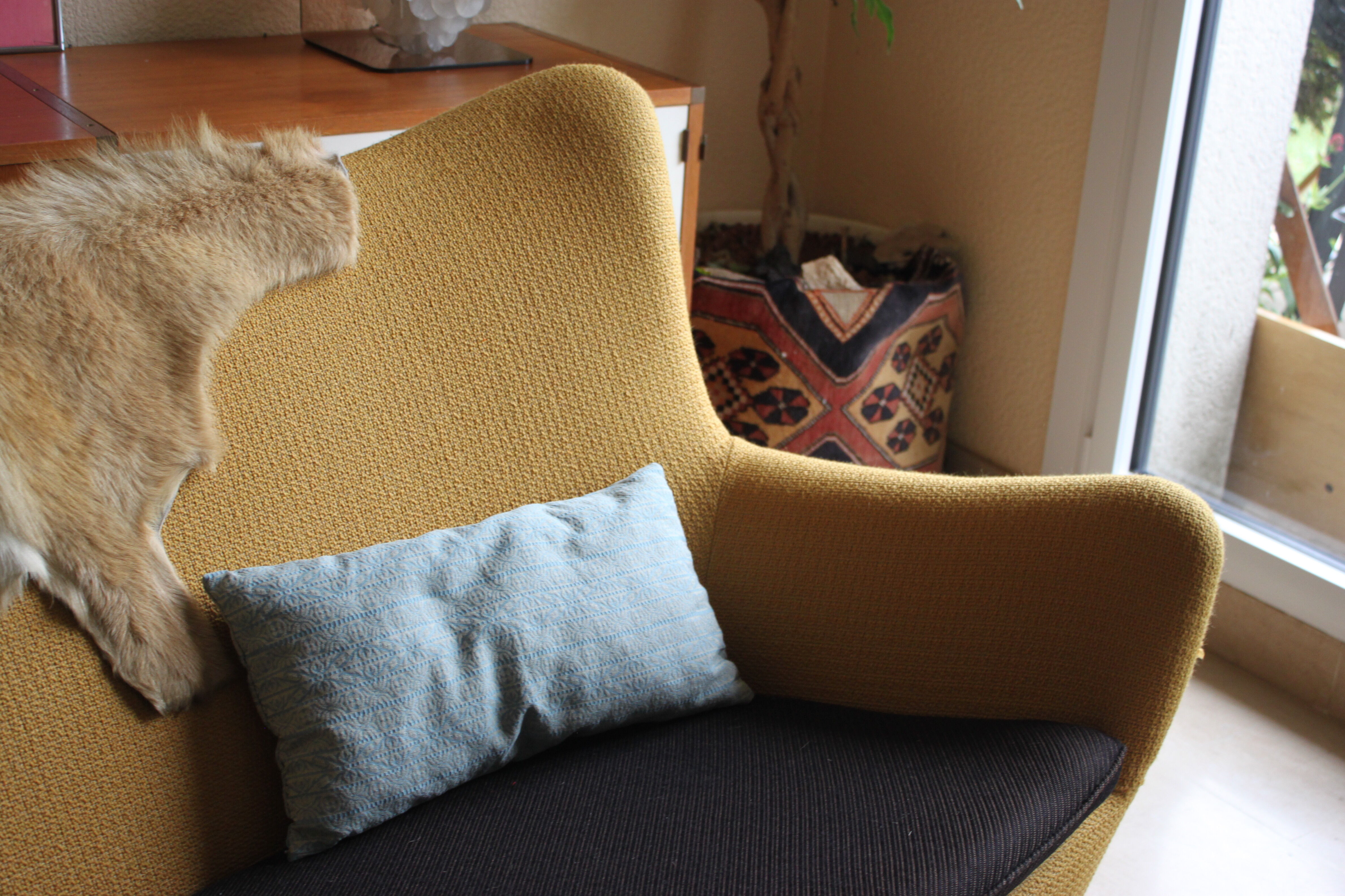 Danish sofa egg years free forms, vintage yellow