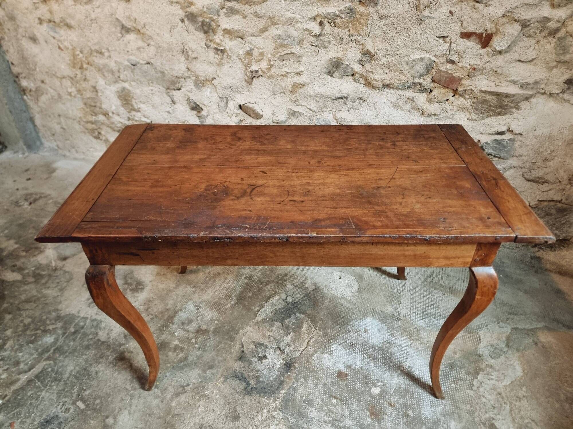 Louis XV provincial desk – 18th century – Walnut & Elm – 116 x 63 cm