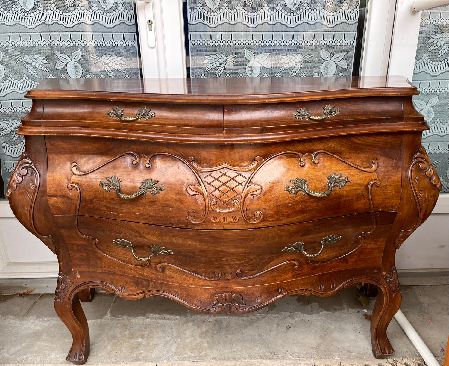Bordeaux chest of drawers