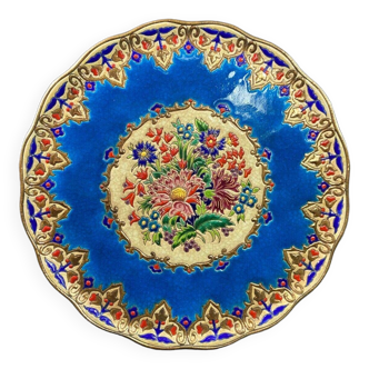 Large dessert dish in Longwy earthenware signed Chevallier, Renaissance decor