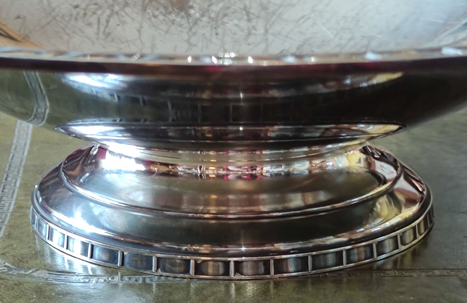 Silver metal fruit cup